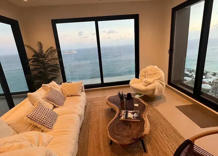 In The Blue Sky - Spectacular View Home