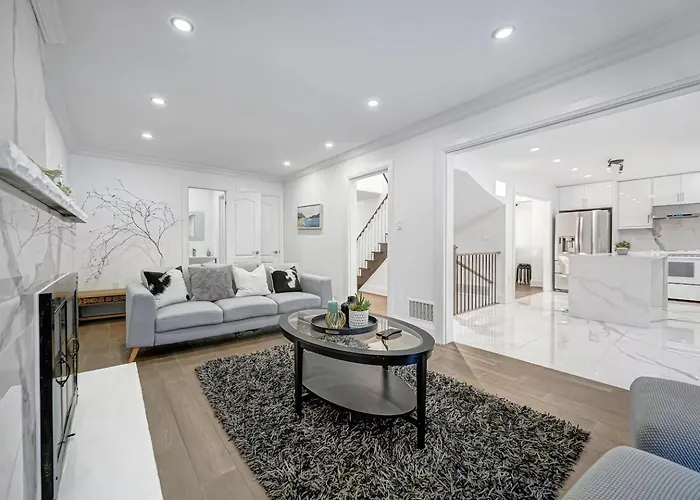166 Main - Family Getaway 5Br Home With Backyard & Parking