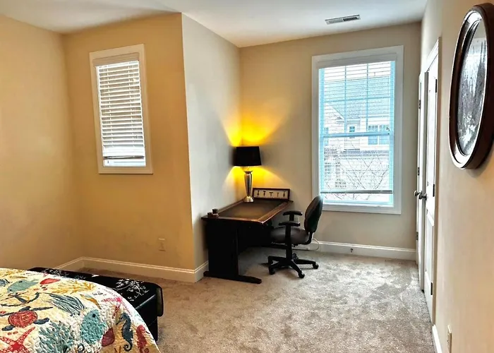 Chic & Bright Cary Home Prime Location, Sleeps Well