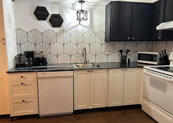 Longmont Board Games, Beds, And Boats - 2Br