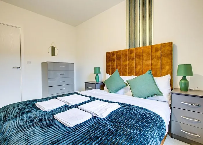 2-Bed 2-Bath Flat - Free Parking - Elizabeth Line