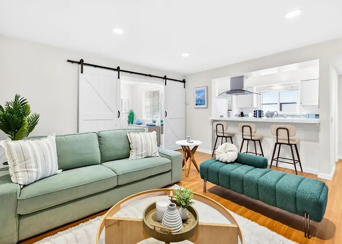 Prime Manhattan Beach 2Br Walk To Beach With Parking