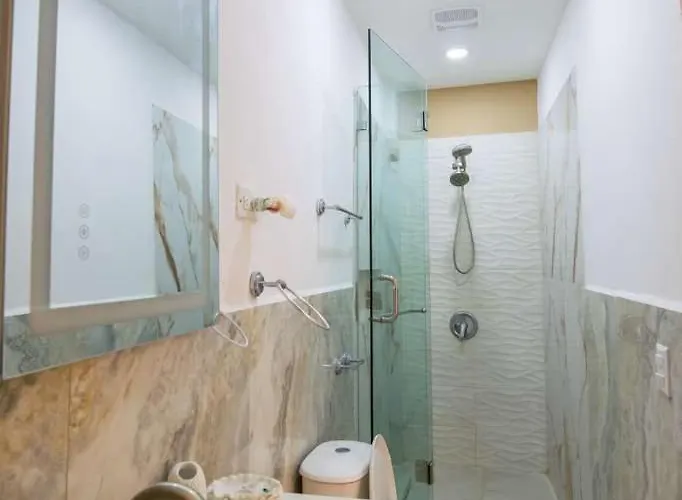 Summer Bay Luxury Suite - West End - Roatan