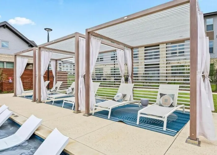 Modern & Cozy Work-Friendly Getaway With Pool & Gym