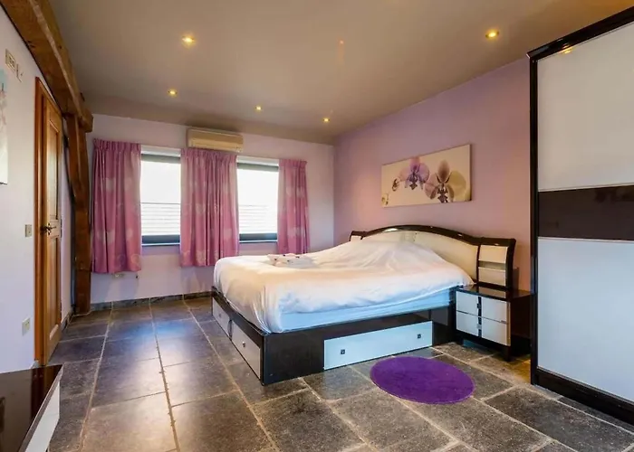 Historic Comfort & Place In Charming Damme