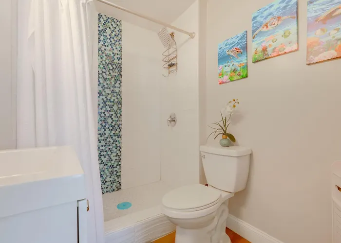 1 Mi To Lake Worth Beach: Studio W/ Shared Patio