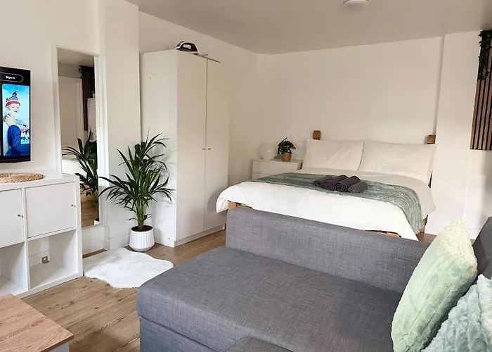 Enfield Guest House