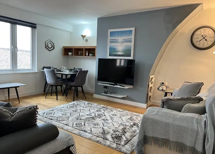 Spacious Duplex Apartment In Greater Manchester - Fast Wifi - Kingsize Bed