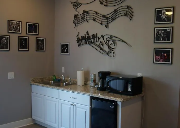 The Jazz Room - Executive Suite Downtown Riverside