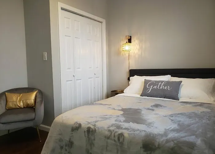 Attractive And Cozy Apartment - 4 Bdrms 2 Bths