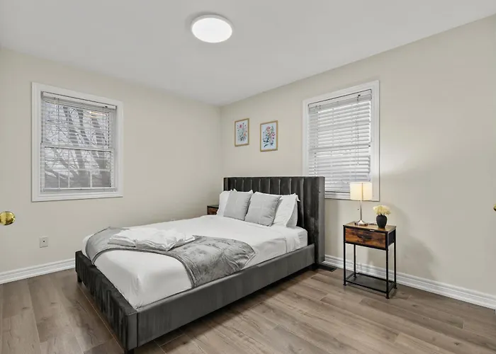 Chelsea Suite 3Br, 1B With Parking For 28Plus Stays
