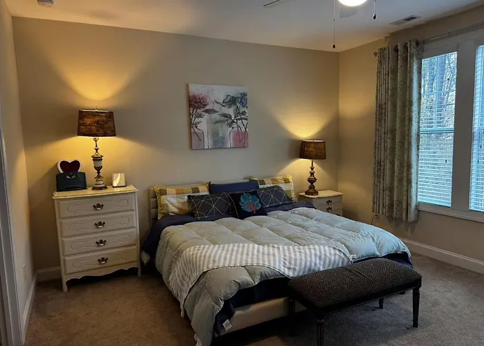Chic & Bright Cary Home Prime Location, Sleeps Well