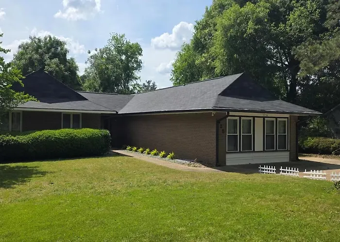 Family-Friendly 5Br Close To Fort Benning With Pool And Fun!