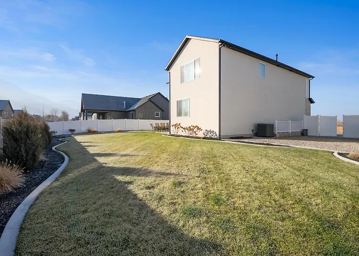 Temple Vista Retreat - King Bed, Sleeps 6