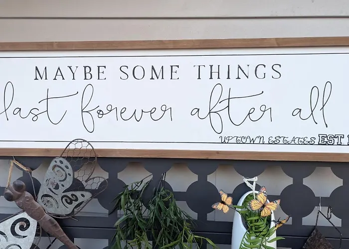 Brews, Bites, & Pines - Your Downtown Flagstaff Suite