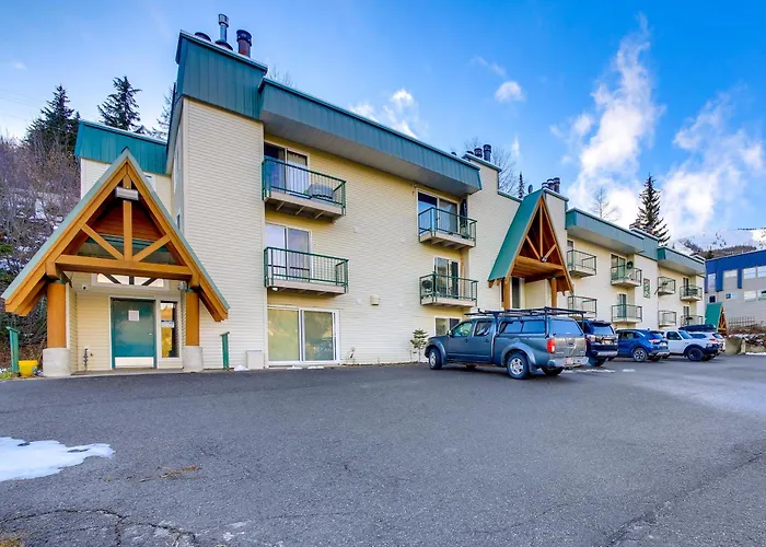 Walk To Chair Lift: Mtn-View Schweitzer Studio!