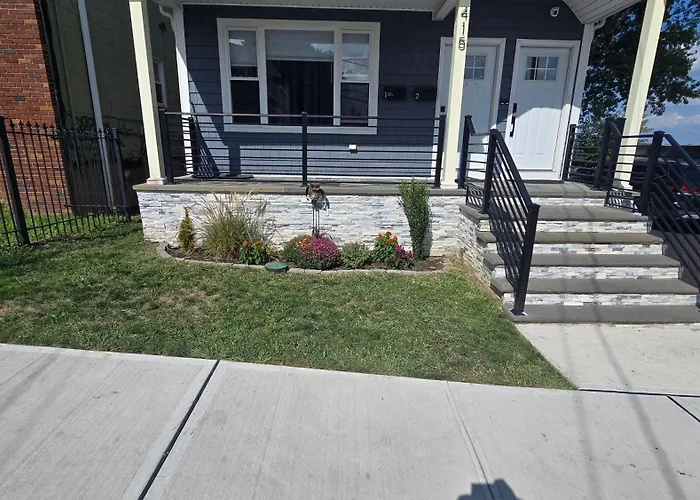Attractive And Cozy Apartment - 4 Bdrms 2 Bths