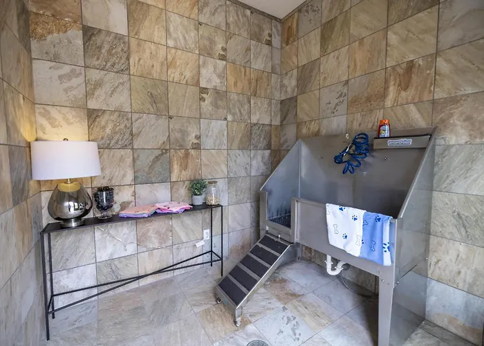 Cozy 1Br Retreat Pec 2104
