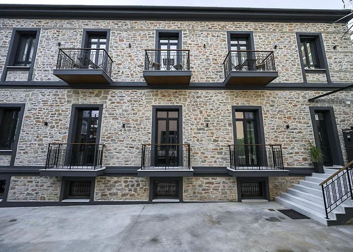 Lithos Boutique Residences