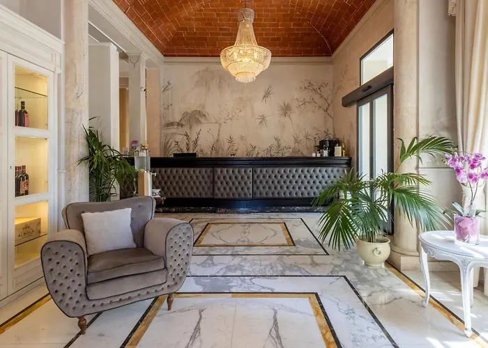 Lodge: Hotel Embassy