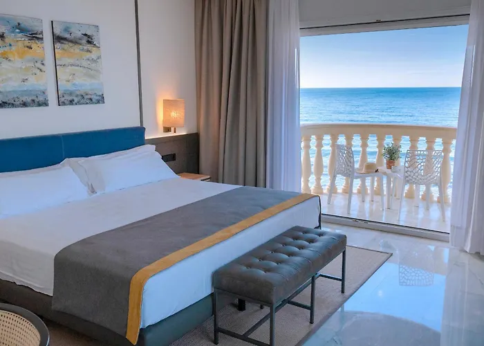 Pet Friendly hotel: Urh Sitges Playa