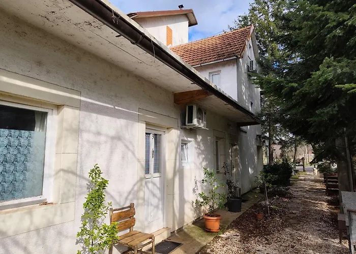 Belette Apartments & Park
