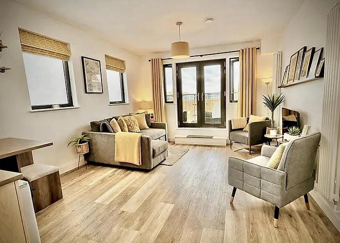 Margate Penthouse Private Balconies Sea Glimpses Gated Parking Air-Con The Penthouse Margate