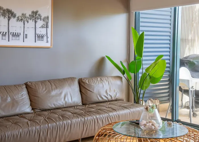 Saltwater 5 - Sleeps 8 - Close To Main Beach
