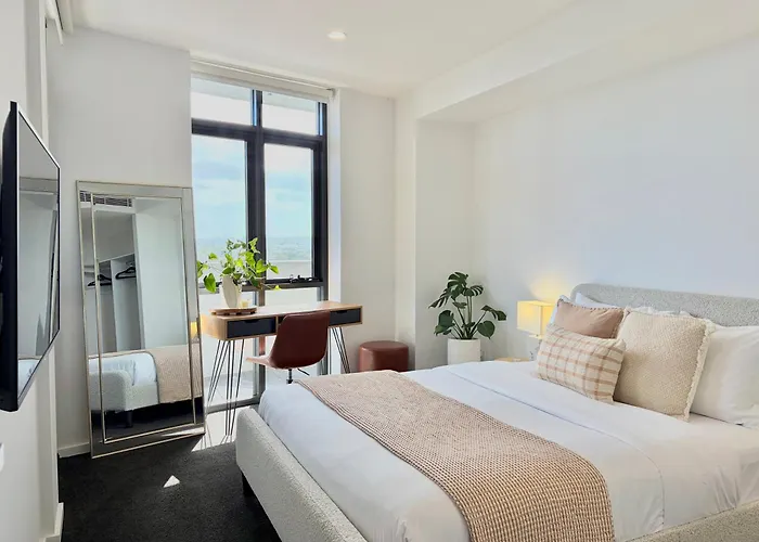 Harbour Towers Apartments, Free Parking & Tram Access - Hello Newcastle Accommodations