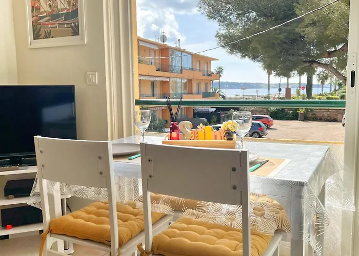 Studio L'Azur, Sanary Centre Avec Parking, Vue Mer, Climatisation