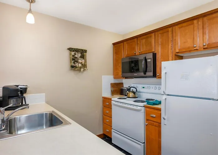 As 339 Pool-View Balcony Ski-Inout 5-Star Rated Sleeps 5