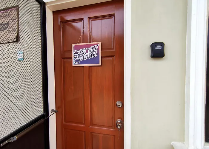 Snow Studio Apartment - Near Clark International Airport
