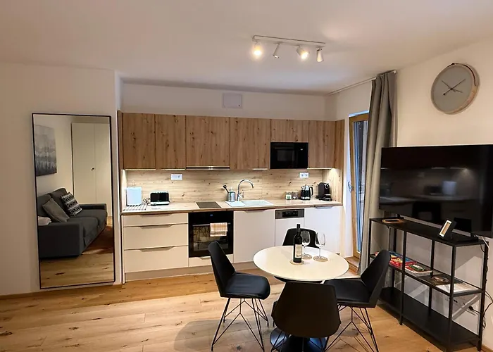 Golden Ridge Apartments