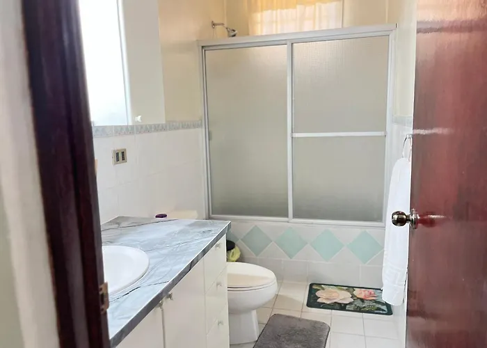 Apartamento Dos Habitaciones Banos Completos Wifi Y Ac Todo El Apto, Parqueo Interno,San Salvador, Colonia Escalon