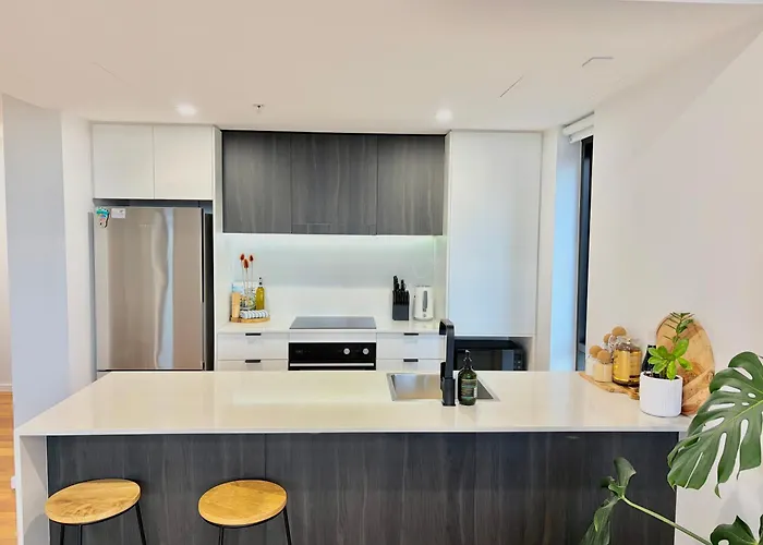 Harbour Towers Apartments, Free Parking & Tram Access - Hello Newcastle Accommodations
