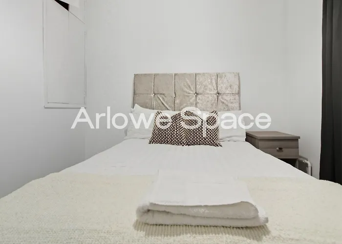 Cosy Tilbury Town 2Br Apt, Station And Amenities