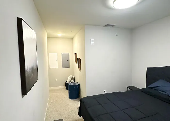 Your Downtown Oasis, Pool Gym In Building Steps From Dining And Top Sights