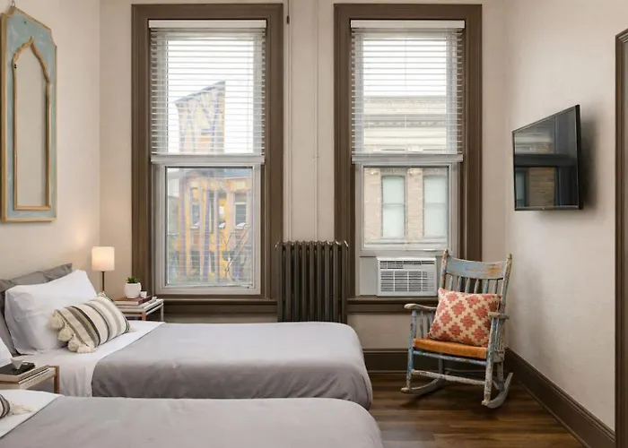 Large Luxury Downtown Loft - Walk To Everything Free Parking