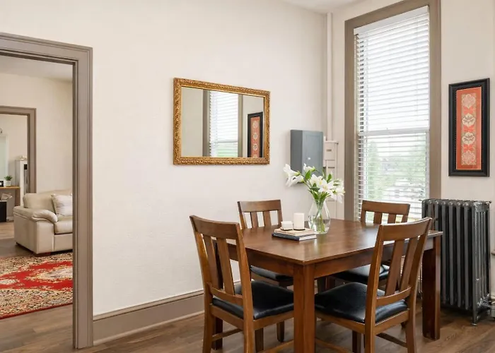Large Luxury Downtown Loft - Walk To Everything Free Parking