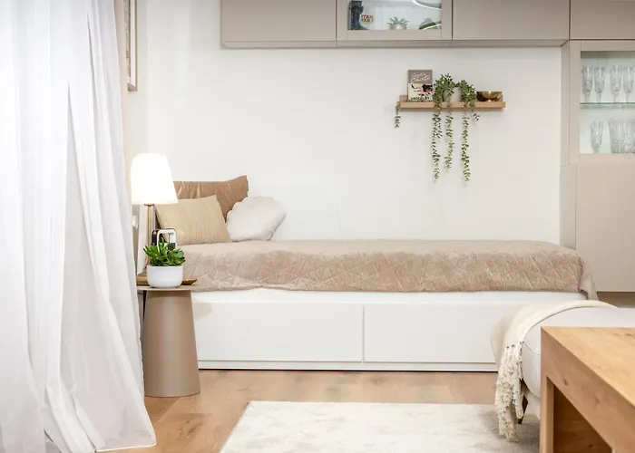 Spacious 2Br Apartment - 90M2 - Parking - 4Min Colonnade