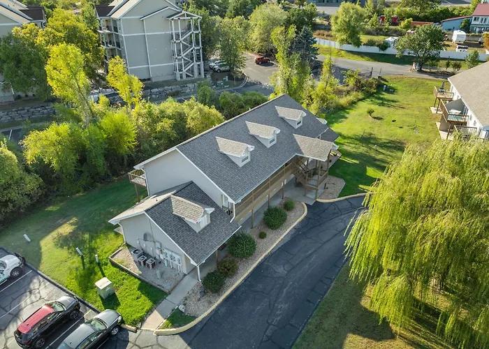 Ozark Oasis - Walk-In Studio W Patio, Pets Ok!