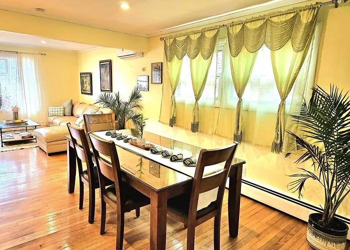 3 Bed 2 Bath, Near Ualbany & Mvp Arena, Private Driveway Parking