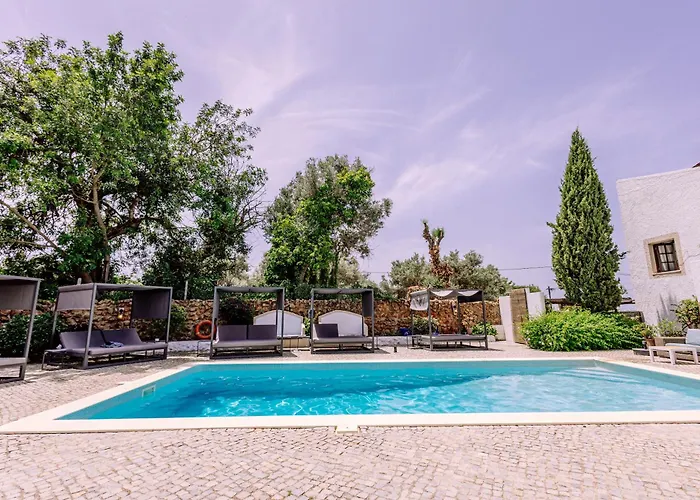 Hotels with pool Casa Do Alto
