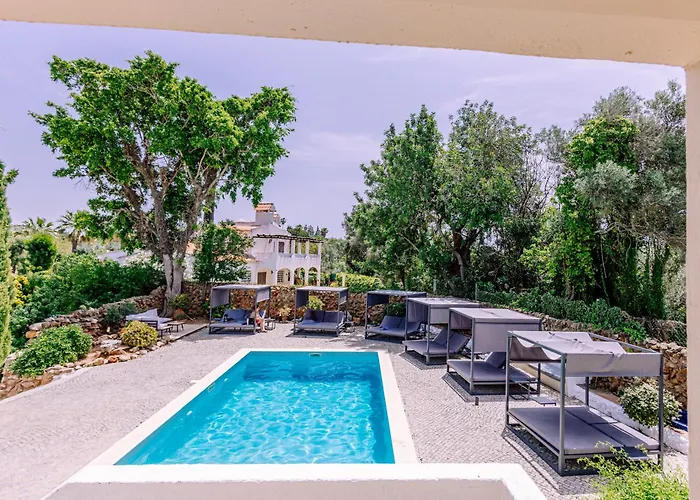 Hotels with pool Casa Do Alto