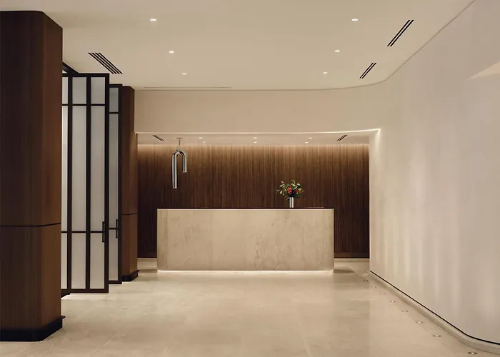 5 star hotels Vogue Montreal Downtown, Curio Collection By Hilton