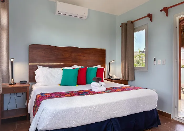 Casa Sonoma - Charming Condos Minutes From Beach & Reef