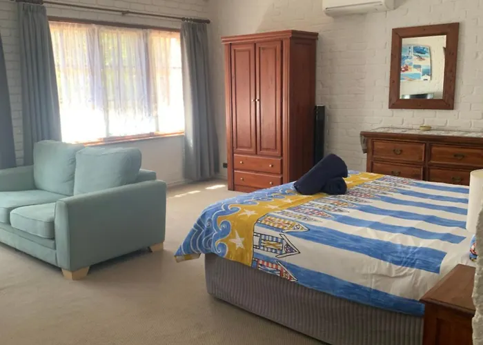 Bentworth Lodge