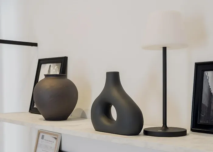 Four Petals Barcelona Boutique Apartments