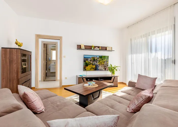 Apart Hotel Katunjanin