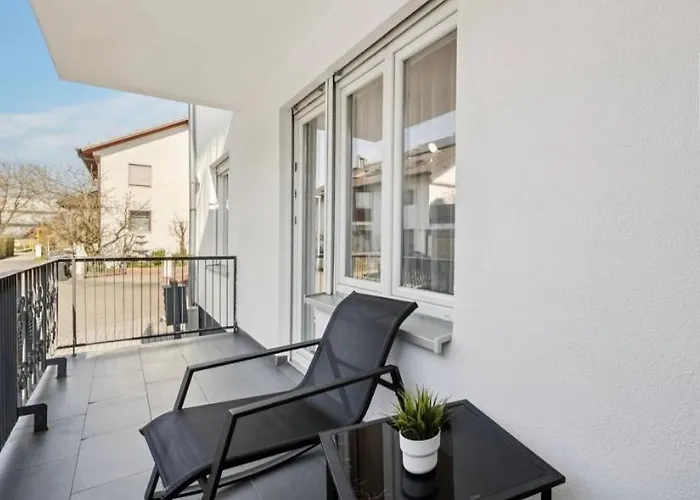 Prime Host Balcony Apartment